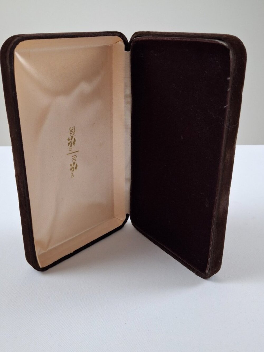 Velvet Vintage Hudson Bay The Bay La Baie Brown Jewelry Presentation Gift Box